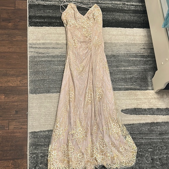 ShowPo Prom dress size 4 - Picture 2 of 5